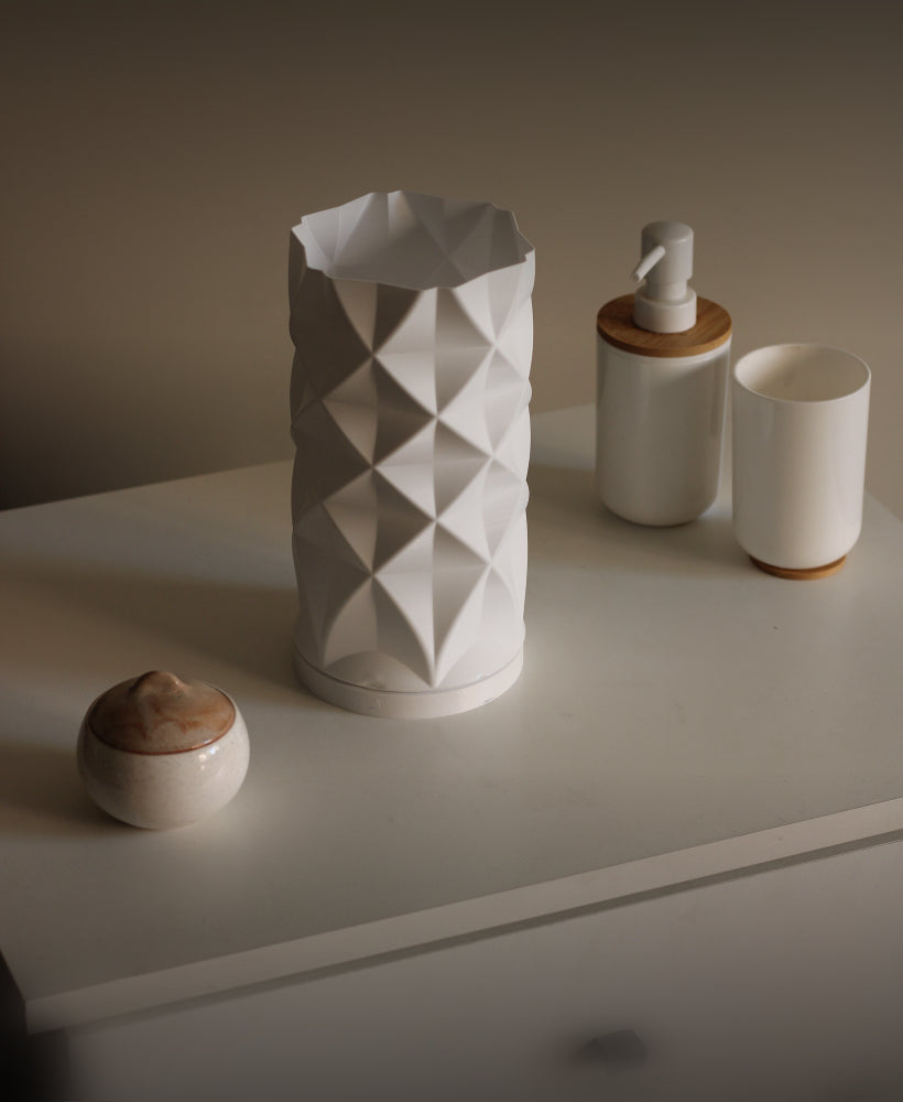 Geometric Faceted Lamp