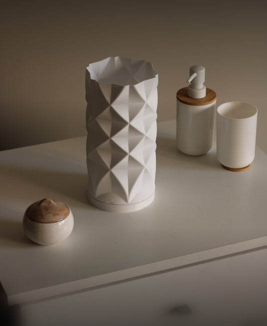 Geometric Faceted Lamp